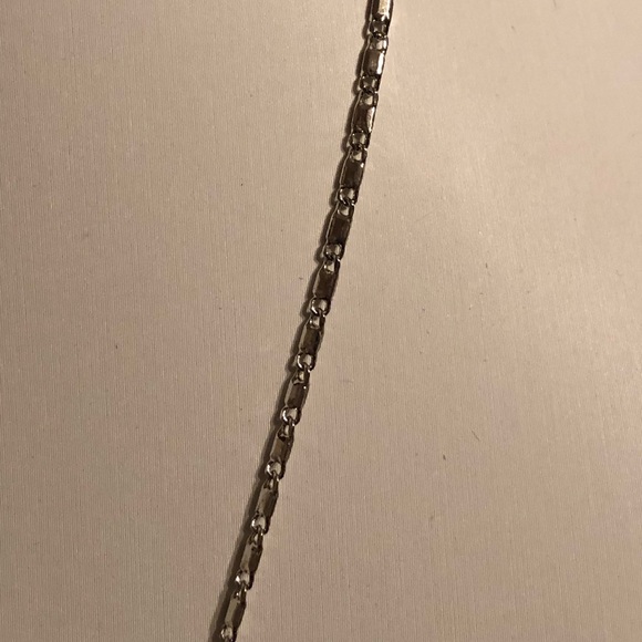 NWOT Silver tone Necklace & Earring Set - Picture 11 of 12